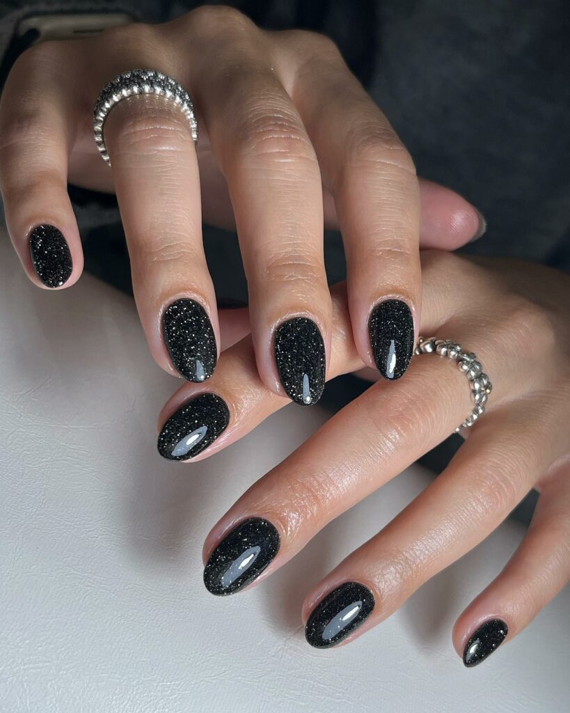 33 Latest Party Nail Ideas To Try In 2024! 37 Black Party Short Nails With Glitter