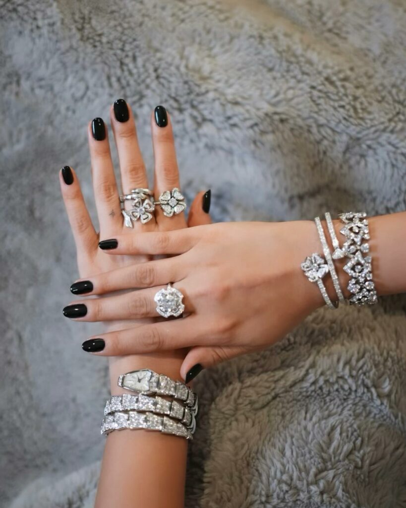 14 Latest Golden Globe Nail Ideas To Try in 2024! 12 Selena Gomez Rocks a Stylish Black Manicure