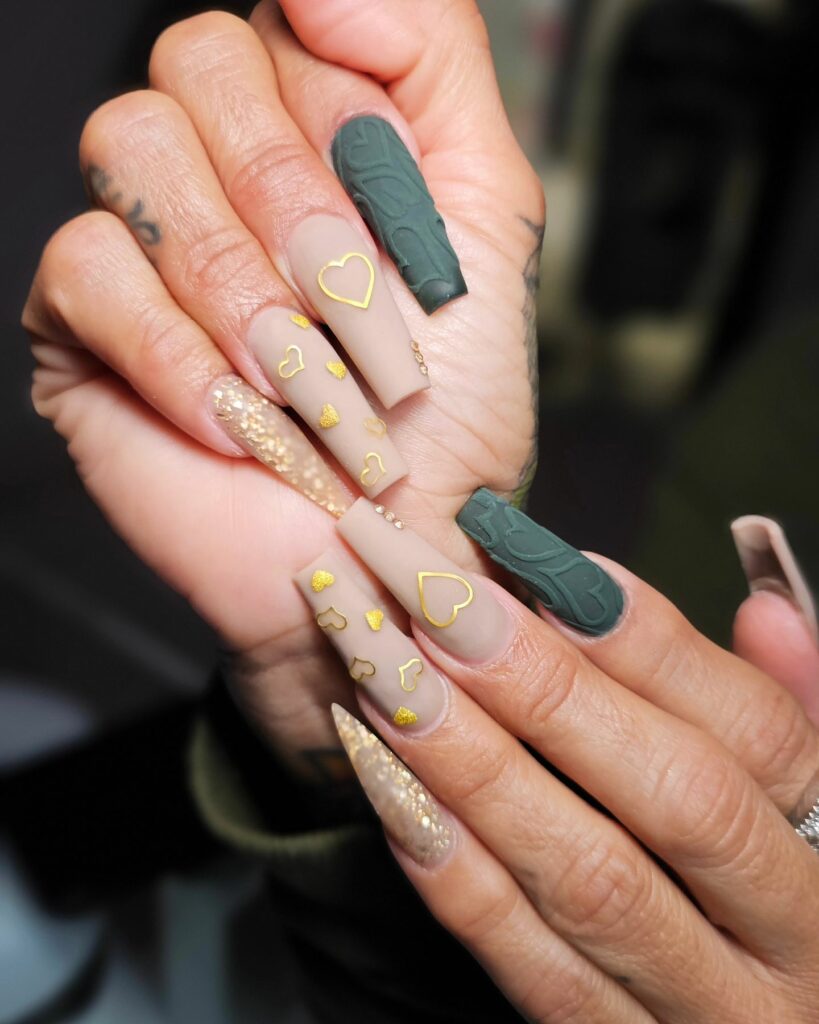 27 Romantic Nail Designs to Try for Valentine's Day 2024! 25