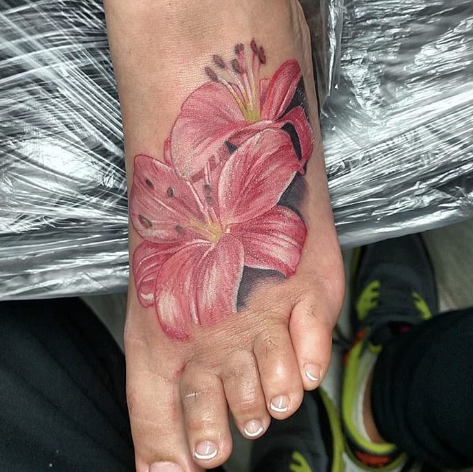 AMAZING HIBISCUS TATTOOS IDEAS ALONG WITH THEIR MEANINGS - UPDATED FOR 2024 17 Realistic Hibiscus Tattoos