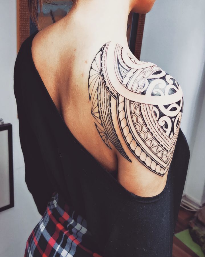 BEAUTIFUL SHOULDER TATTOO IDEAS FOR WOMEN IN 2024 29 Maori Shoulder Tattoo