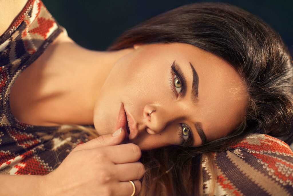 Amazing Makeup Styles You Need To Try In 2024 17 70s Makeup