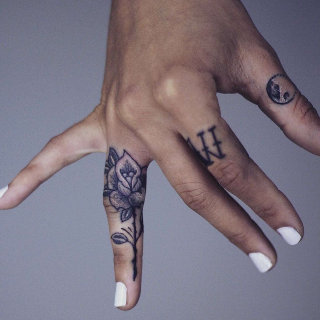 24 Latest Finger Tattoo Ideas To Try In 2024 30 Tiny Tattoo Finger
