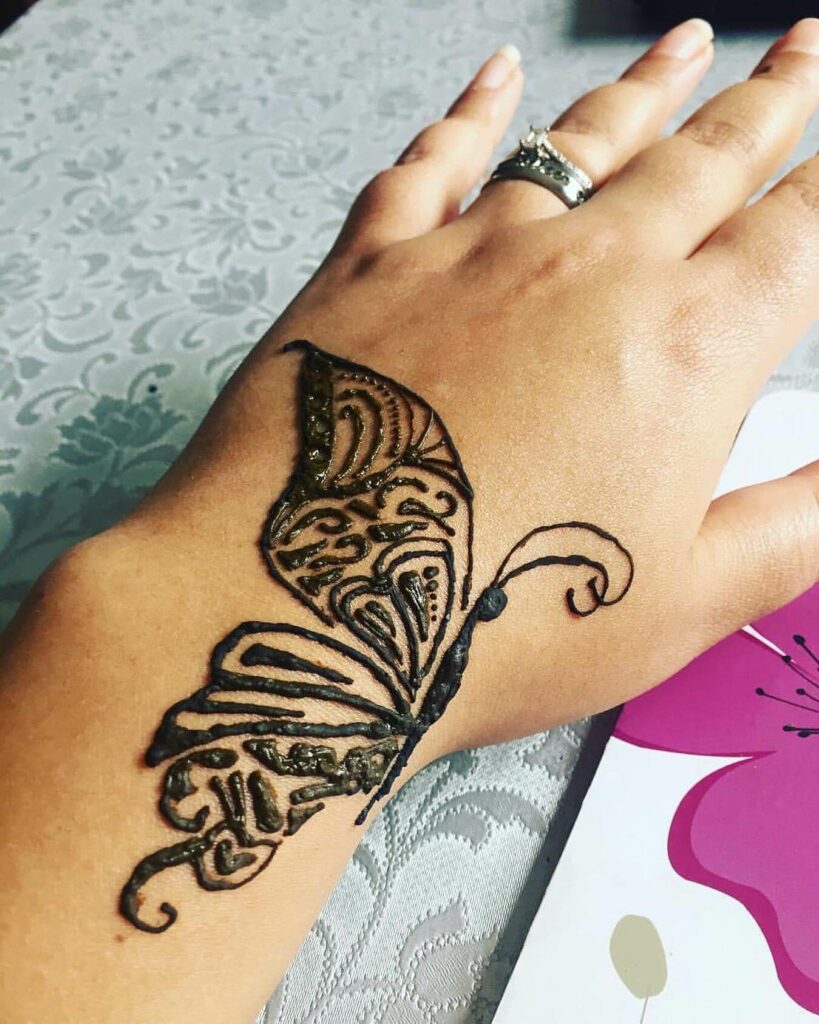 10+ Butterfly Henna tattoo Ideas That Will Blow Your Mind! 11 Henna Butterfly Tattoo Designs