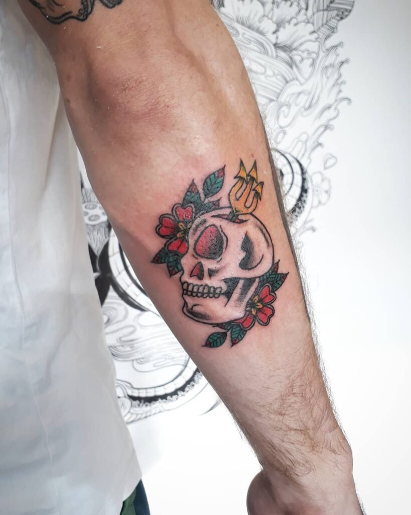 AMERICAN TRADITIONAL TATTOOS - THE ULTIMATE GUIDE FOR 2024 15 Skull Tattoo