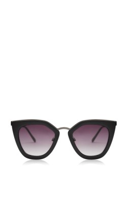 12 Pieces for a Hepburn-inspired Wardrobe 10 gallery Audrey Hepburn 12 Pieces for a Hepburn-inspired Wardrobe - TopShop Olivia Kitten Frame Sunglasses by Skinnydip - $60.00