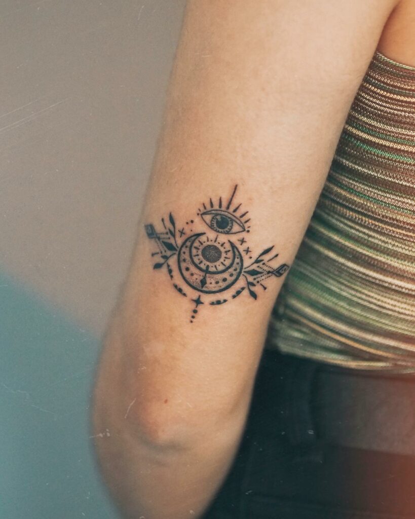 10 EYE TATTOO DESIGNS + MEANINGS TO INSPIRE YOU IN 2024! 17 Third Eye Tattoo