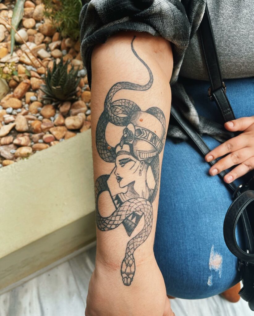 11+ Pharaoh Tattoo Stencil Ideas That Will Blow Your Mind! 12 Ancient Egyptian Goddess Nefertiti Tattoo Designs