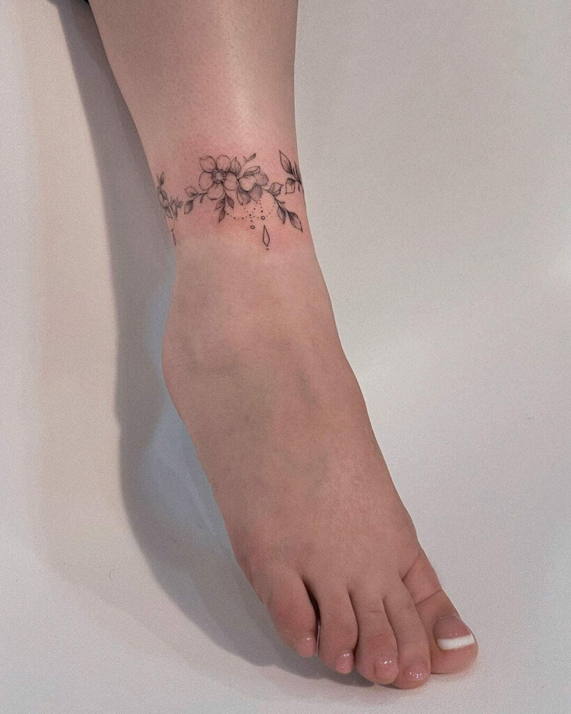 31 Latest Ankle Bracelet Tattoos To Inspire You In 2024! 10 Ankle Bracelet tattoo