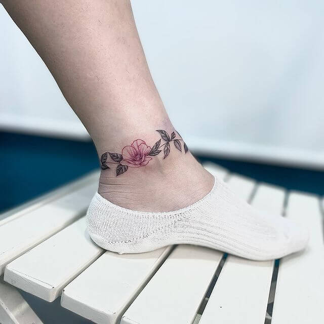 31 Latest Ankle Bracelet Tattoos To Inspire You In 2024! 15 Anklet Tattoos With A Splash Of Color
