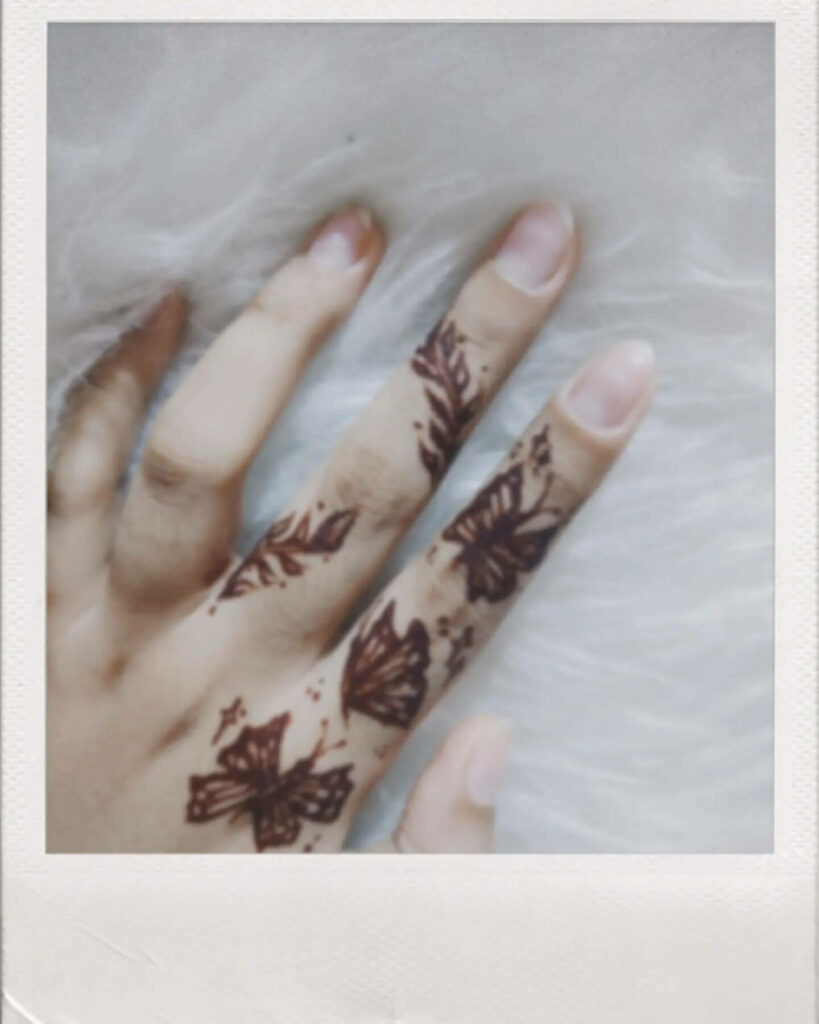 10+ Butterfly Henna tattoo Ideas That Will Blow Your Mind! 13 Butterfly Henna Finger Tattoo