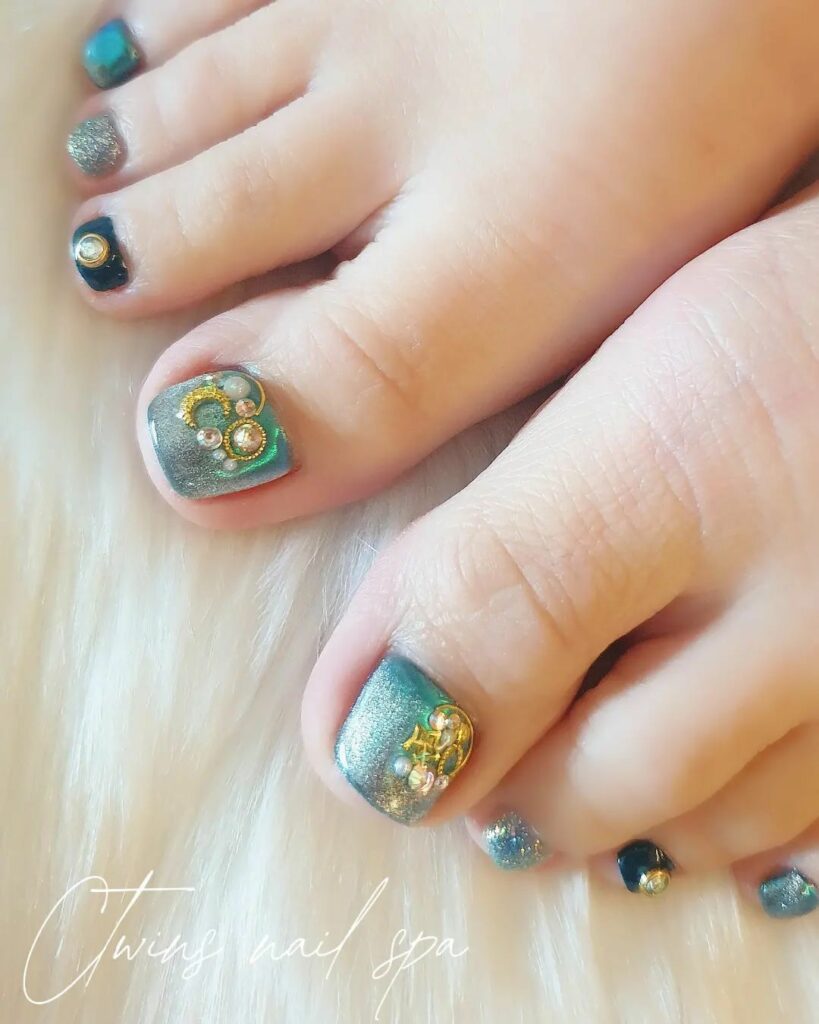 40 Latest Dark Green Pedicure Ideas To Try In 2024! 27 Festive Dark Green Pedicure