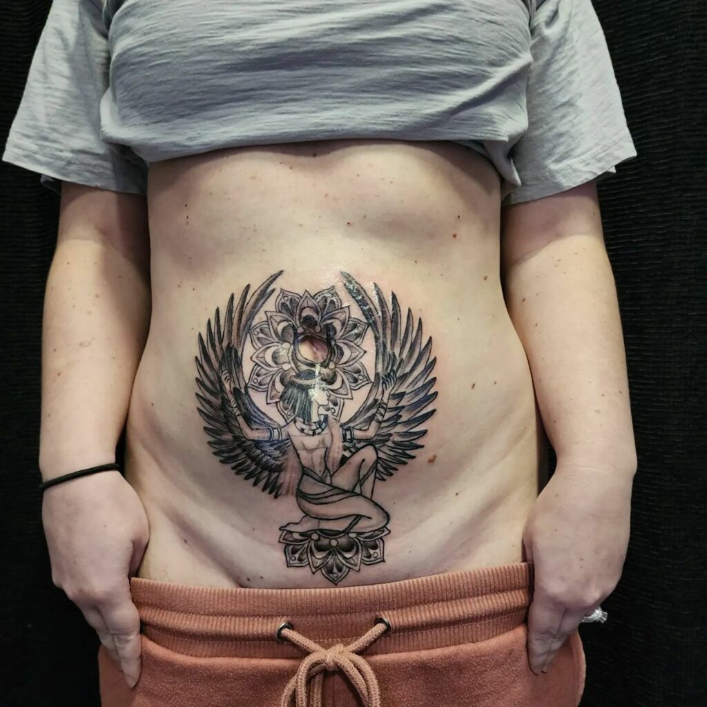AMAZING TATTOOS TO COVER STRETCH MARKS! 11 Stretch Mark Tattoo