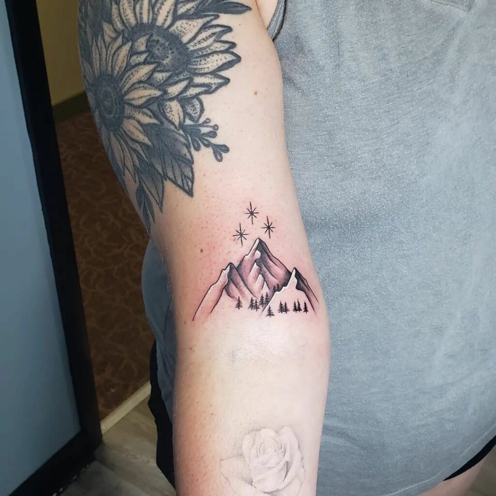 Amazing Inner Bicep Tattoo Ideas – 2024 Ultimate Guide 19 Abstract Inner Bicep Tattoos