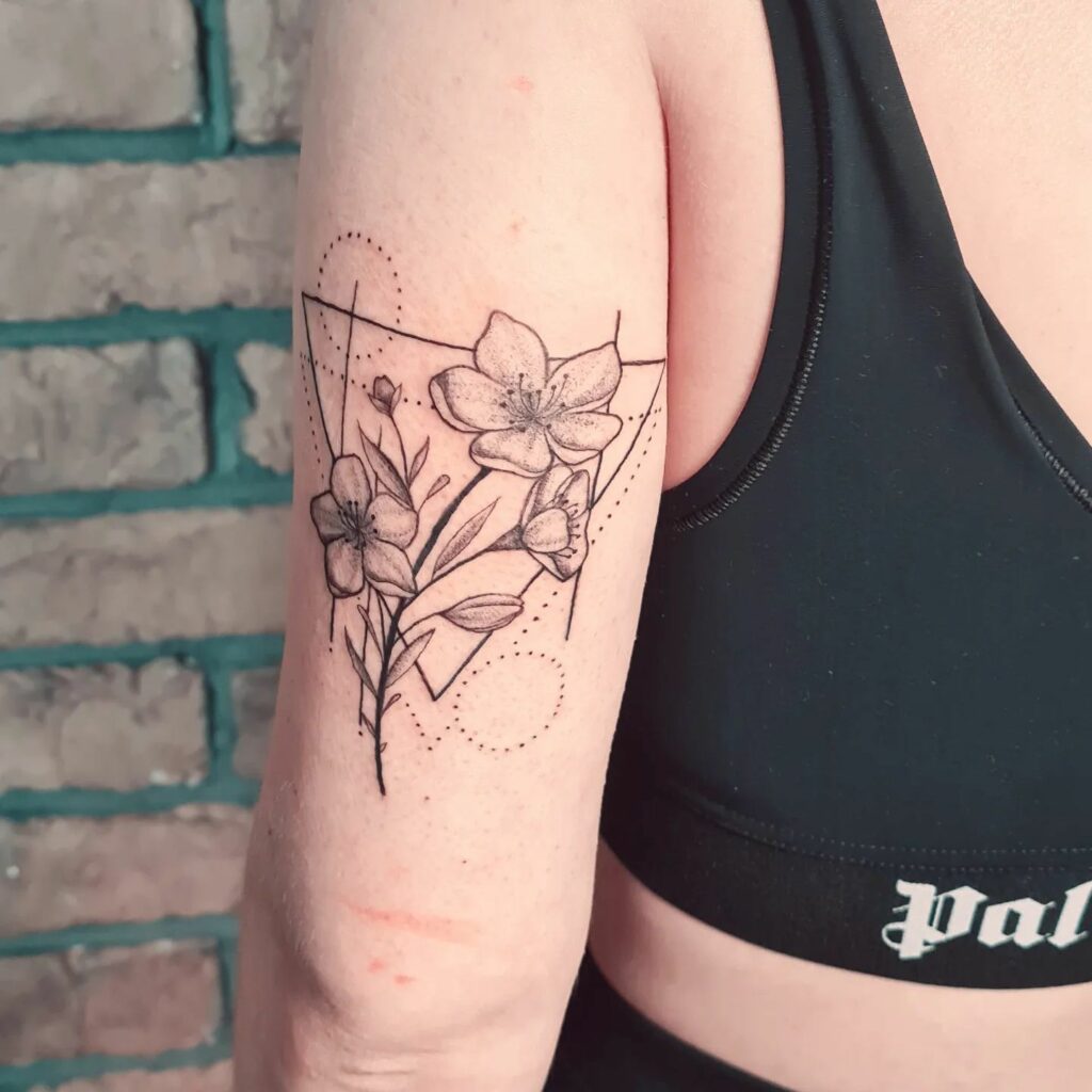 FLORAL TATTOO MEANINGS & 10 AMAZING DESIGNS TO INSPIRE YOU! 27 Flower Tattoos with Geometric
