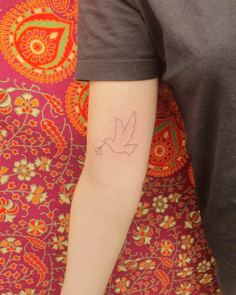 Amazing Dove Tattoo Designs & Their Meaning 16 Dove Tattoo