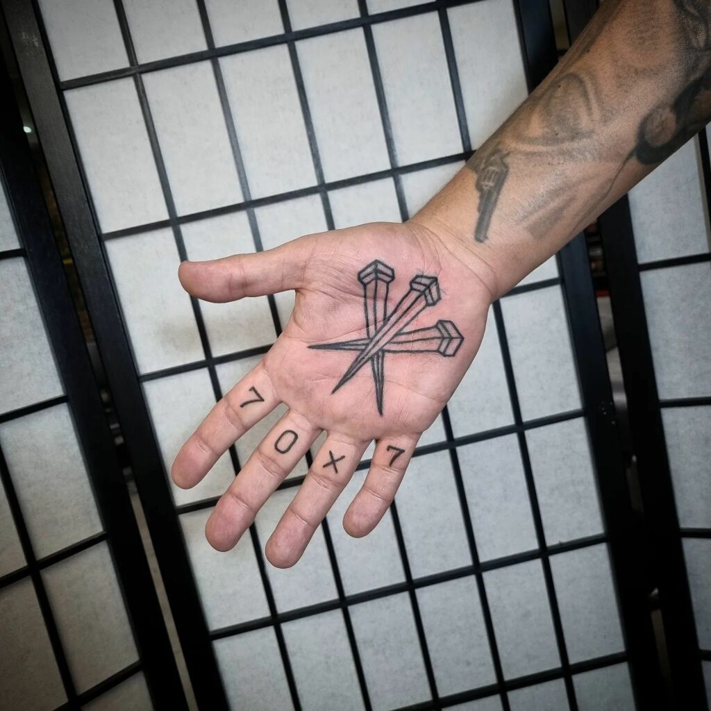 How Long Do Palm Tattoos Last + 5 Amazing Designs To Inspire You! 14 Palm Tattoo