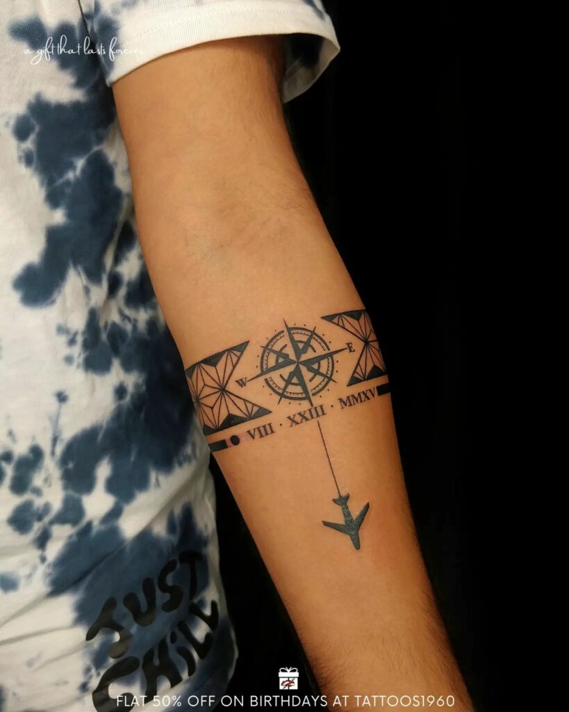 10 AMAZING COMPASS TATTOO DESIGNS TO INSPIRE YOU IN 2024! 16 Compass Tattoo