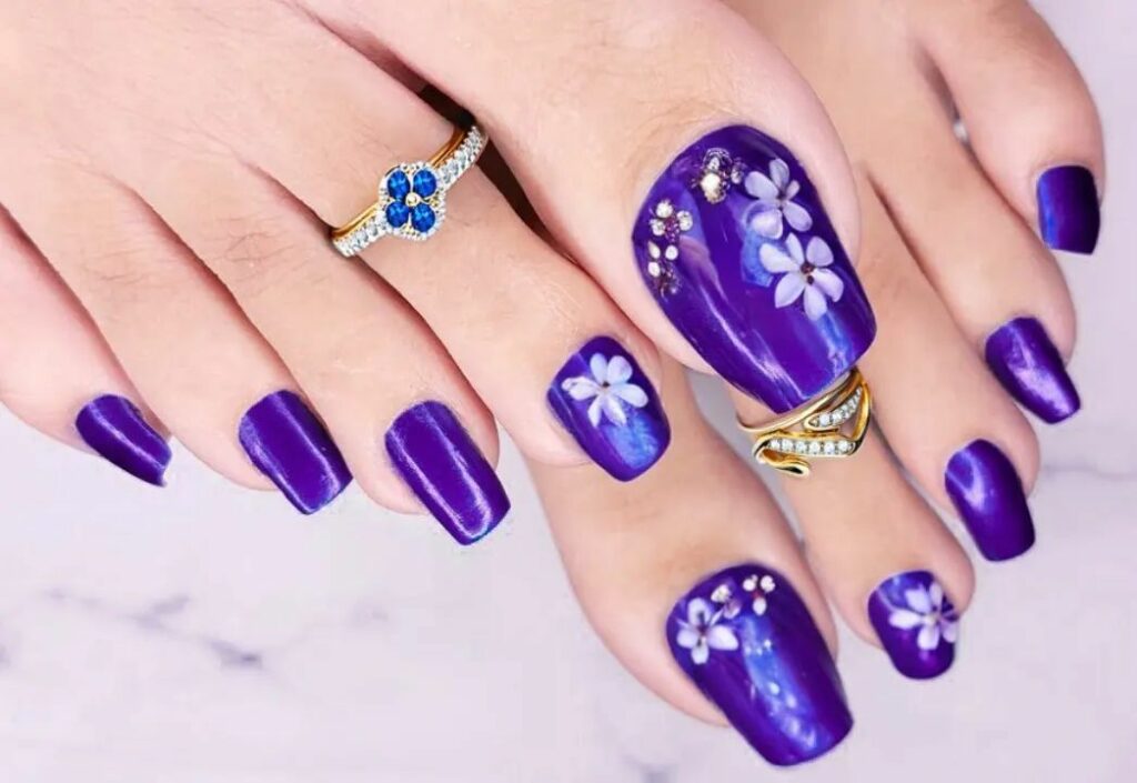 25 Light Purple Pedicure Ideas to Try in 2024 18 Light Purple Daisy