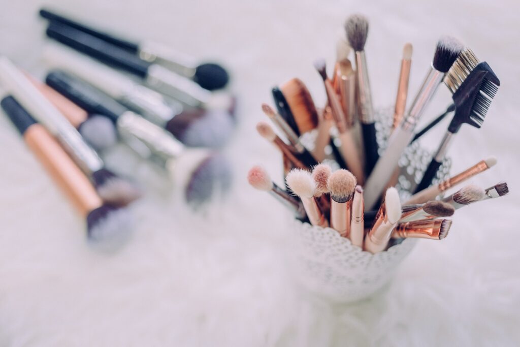 10 Must-Have Makeup Bag Essentials Every Woman Should Own In 2024 21 Applicators makeup