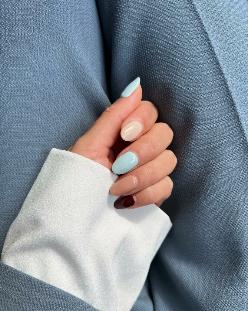 Try in 2024: 39 Latest Short Almond Nail Designs 34 Baby Blues short almond nails
