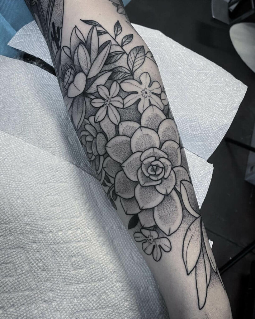 11+ Minimalist Succulent Tattoo Ideas That Will Blow Your Mind! 18 Black and White Succulent Tattoo