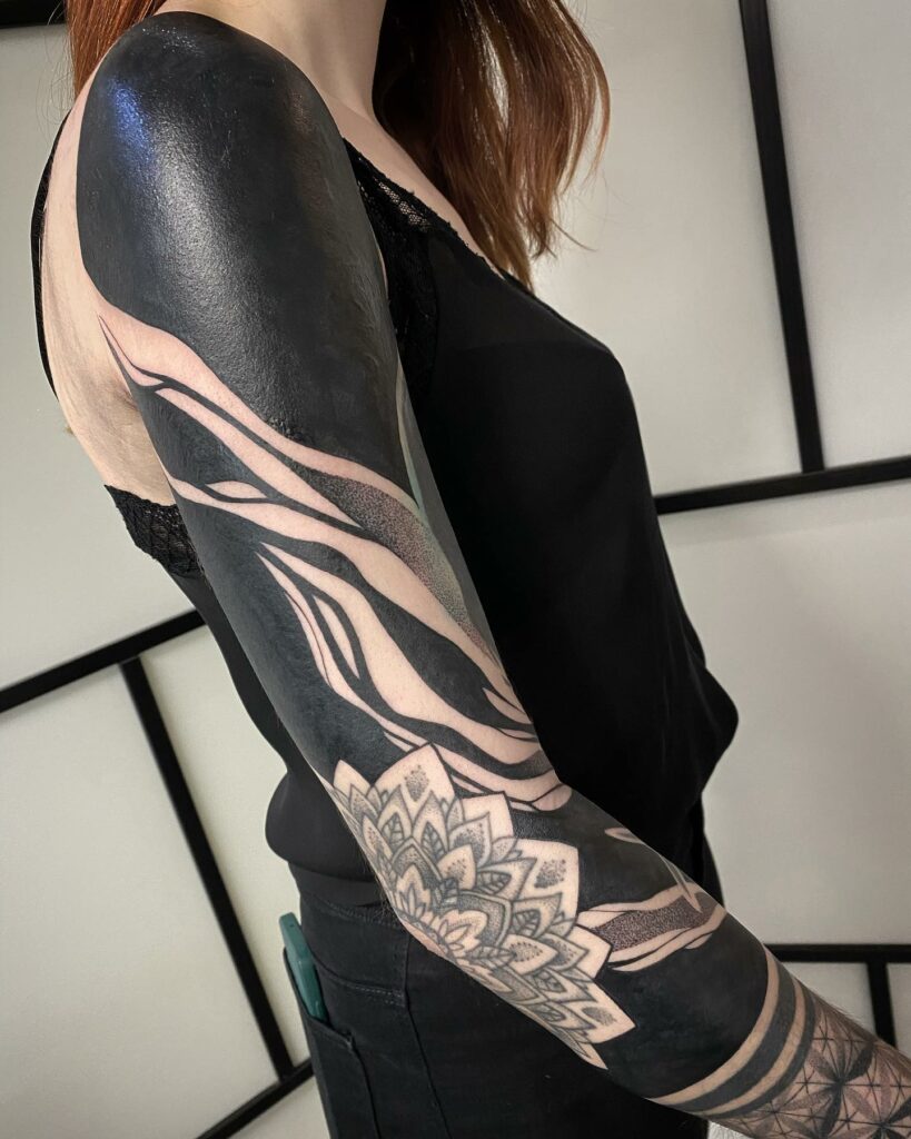 11+ Blackout Tattoo Cover-Ups That Will Blow Your Mind! 13 Blackout Tattoo Coverups For Women