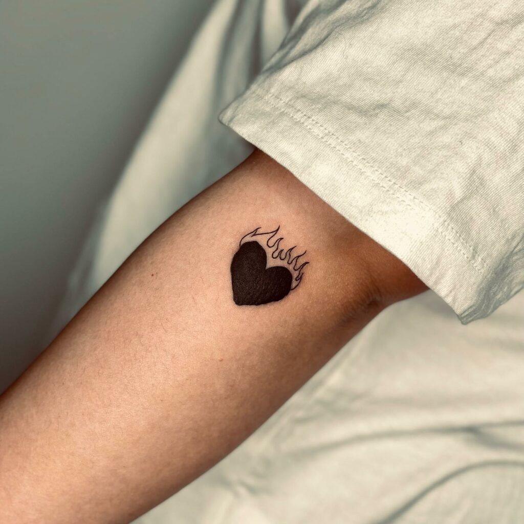 11+ Small Flame Tattoo Ideas That Will Blow Your Mind! 12 Burning Heart Tattoo