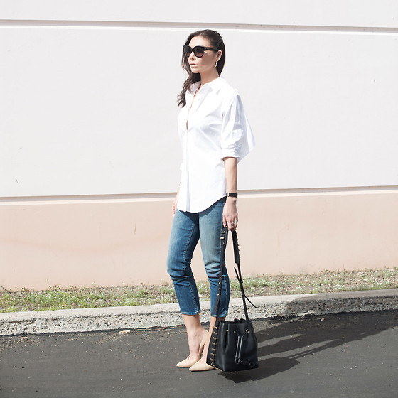 What to Wear to a Club – Women's Clubbing Attire Guide for 2024 12 Button-Up Shirt