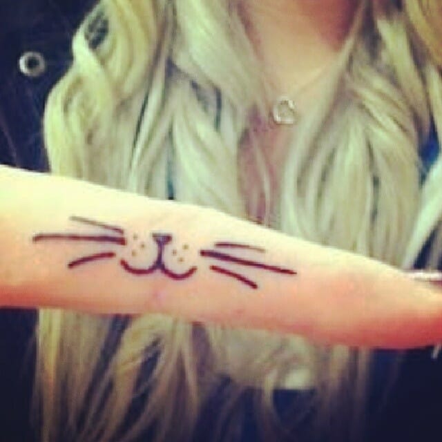 11+ Cat Finger Tattoo Ideas That Will Blow Your Mind 12 Cat Whisker Finger Tattoo