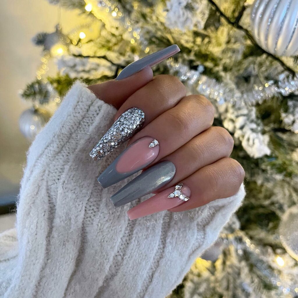 Shine with 20 Silver Christmas Nail Ideas in 2024 15 Chic Silver Christmas Nails Inspirations