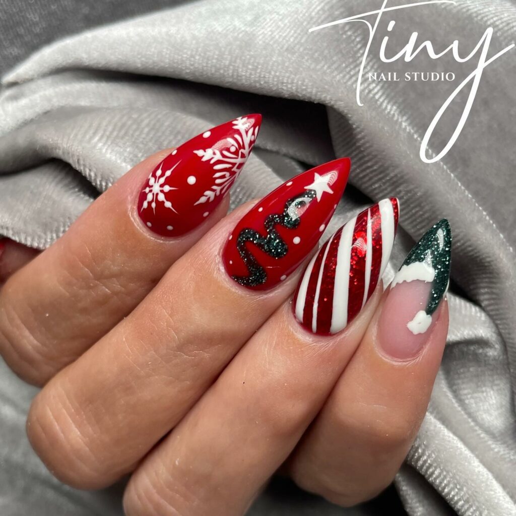 35 Latest Short Stiletto Nail Ideas to Try in 2024! 21 Festive Christmas Inspired Short Stiletto Nails
