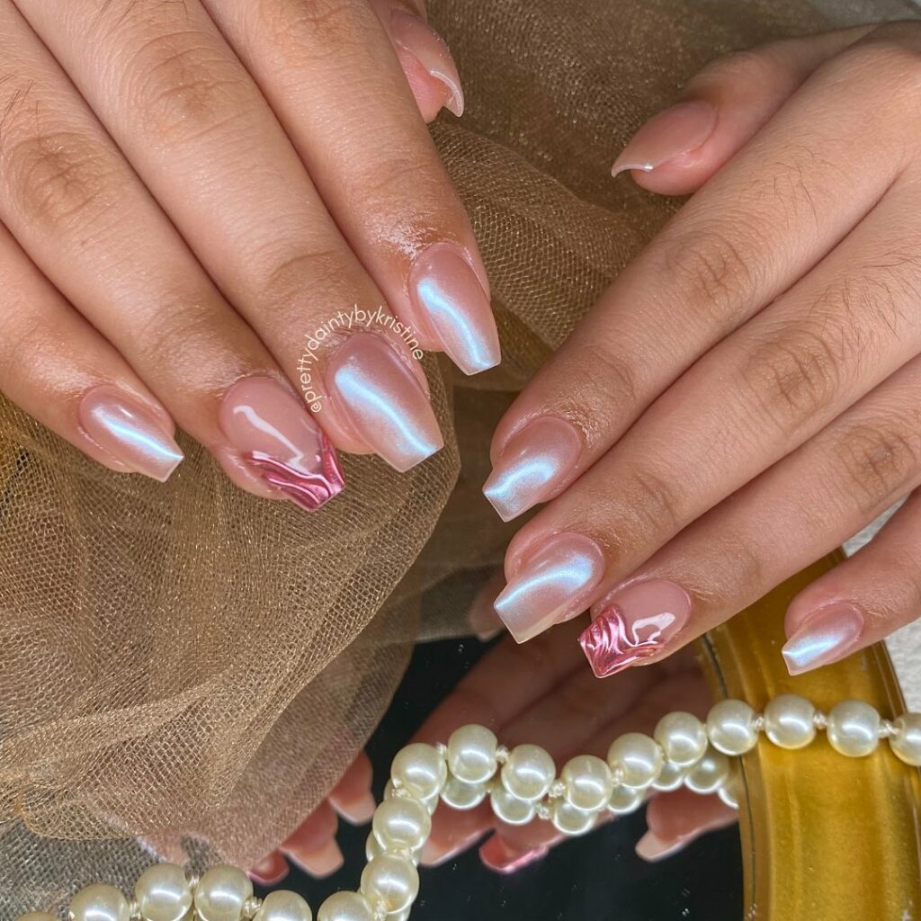 Trendy Short Coffin Nail Designs to Inspire You in 2024 ⚰️ 13 Chrome