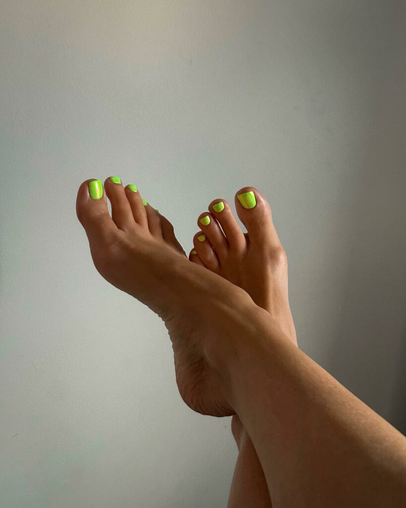 30 Gel Pedicure Ideas to Experiment with in 2024 11 Chrome pedicure nails