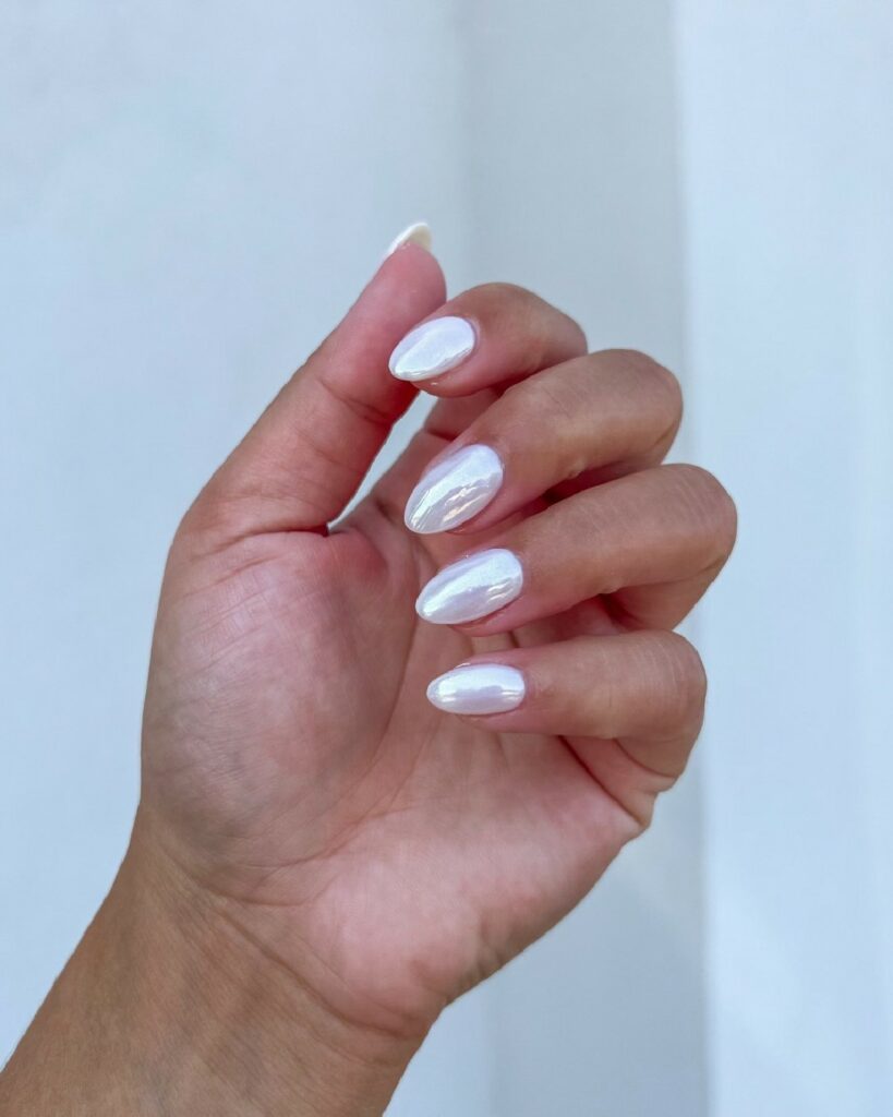 Discover 40 Short White Nail Designs for 2024 43 Chrome white short nails