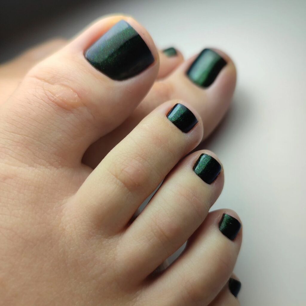 40 Latest Dark Green Pedicure Ideas To Try In 2024! 21 Classic Dark Green Pedicure