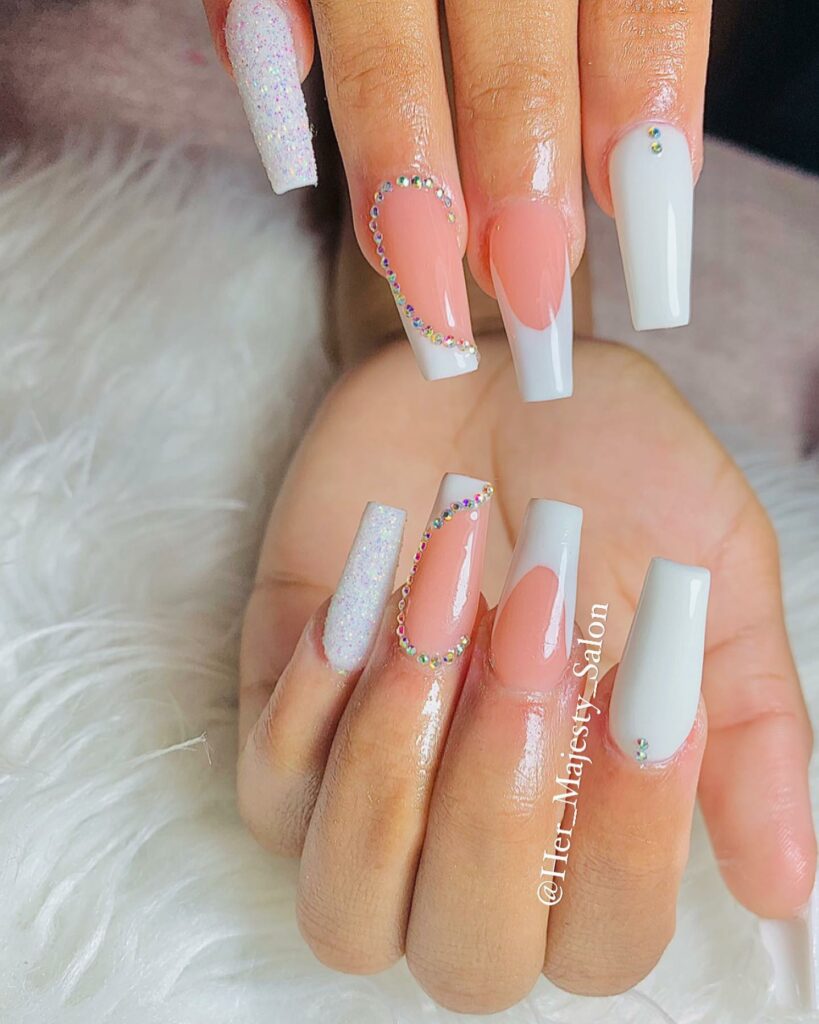 Trendy Short Coffin Nail Designs to Inspire You in 2024 ⚰️ 26 Coffin Nails with Glitter