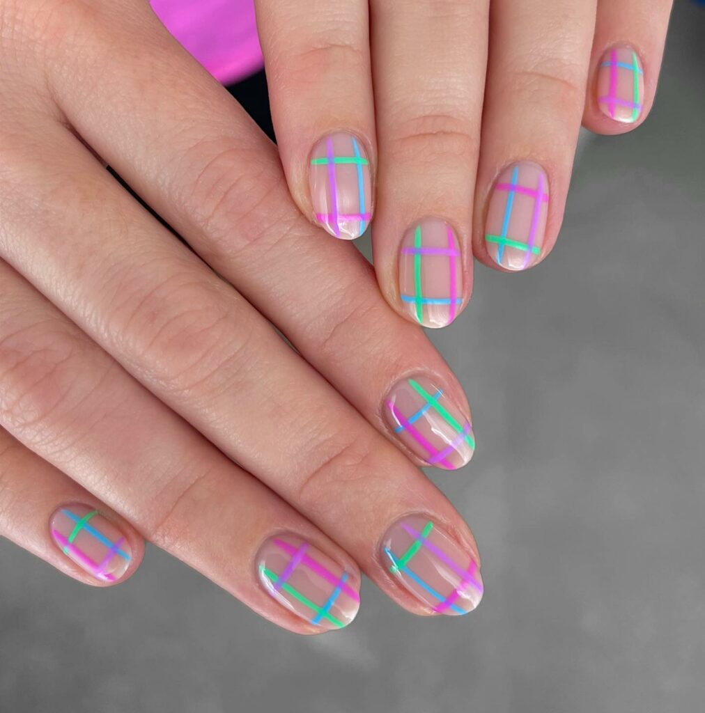 30 Latest Round Nail Designs To Try In 2024! 36 Colorful Plaid Round Nails