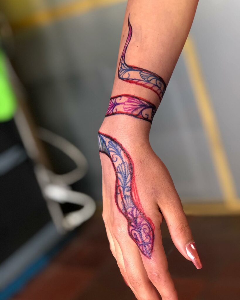 10+ Snake Finger Tattoo Ideas That Will Blow Your Mind! 20 Colourful Snake Finger Tattoo