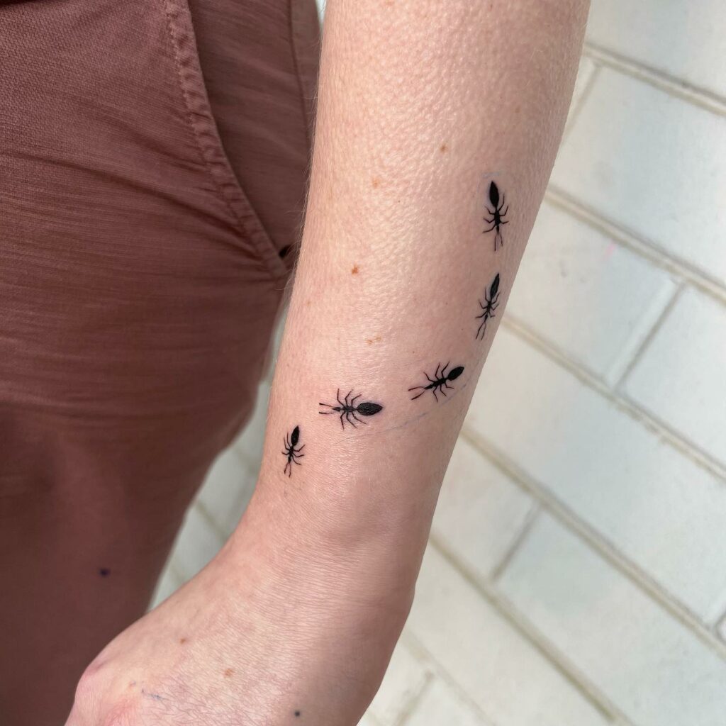 11+ Tattoo Ant Ideas That Will Blow Your Mind! 13 Curvy Ant Tattoo