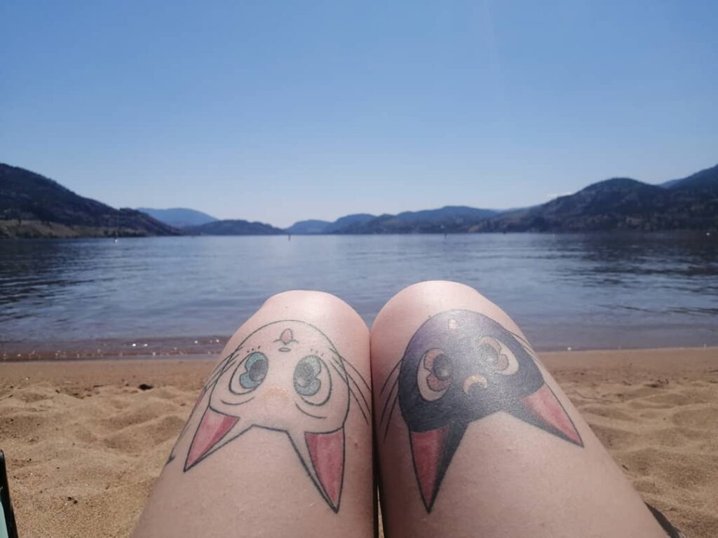 10+ Above The Knee Tattoo Ideas That Will Blow Your Mind! 17 Cute Cat Sign Tattoo Above Knee