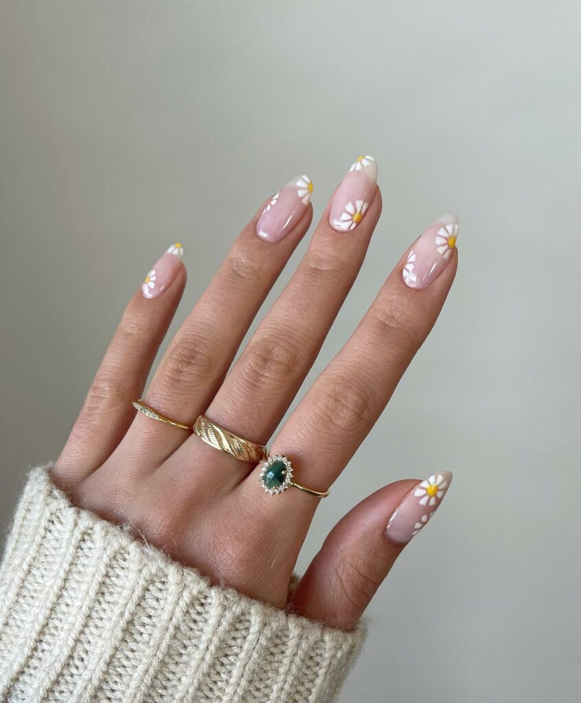 Find Your Style with 30 Daisy Nail Designs for 2024 38 Daisy Fields