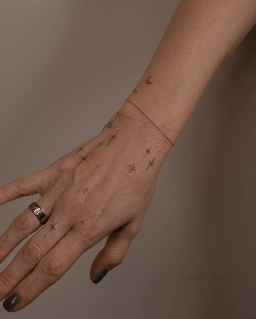 11+ Delicate Tattoo Ideas That Will Blow Your Mind! 11 Delicate Bracelet Tattoo