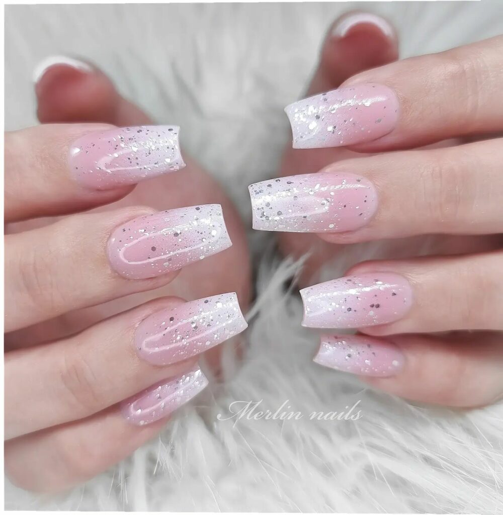 Transition Gracefully with 20 Christmas Ombré Nail Ideas in 2024 32 Delicate Diamonds