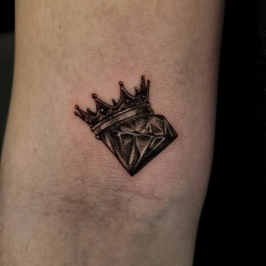 20+ Diamond Tattoo Ideas That Will Blow Your Mind! 17 Diamond Tattoo With Crowns