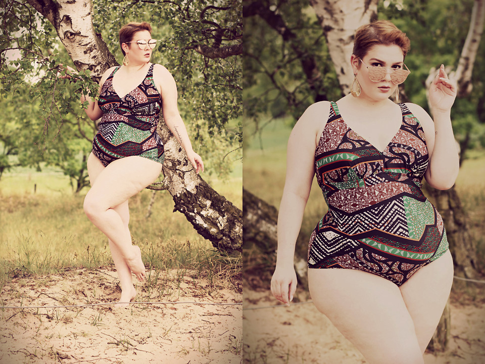 10 Best Swimsuits to Hide a Tummy Bulge in 2024 14 Dive into Prints