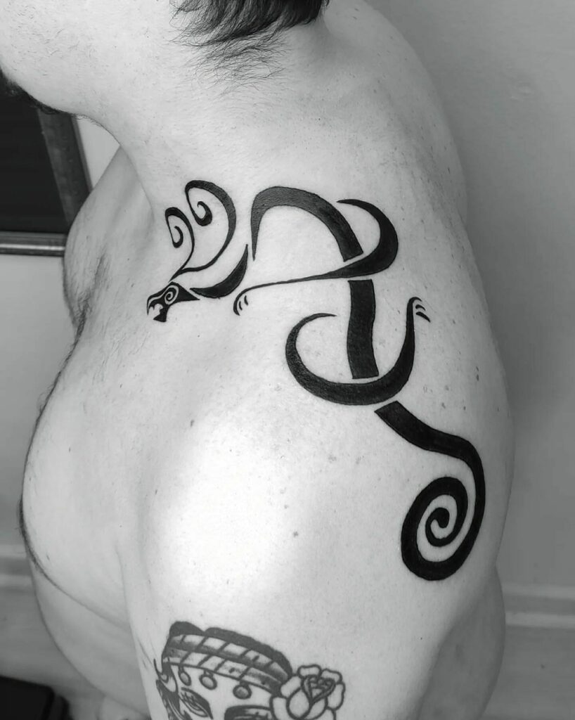 10+ Draken Tattoo Ideas That Will Blow Your Mind! 17 Draken Dragon Tattoo On Shoulder