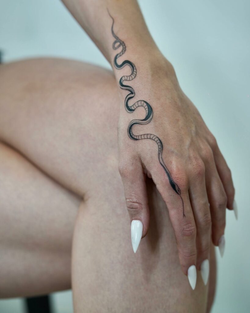 10+ Snake Finger Tattoo Ideas That Will Blow Your Mind! 18 Elegant Snake Tattoo On Finger ideas