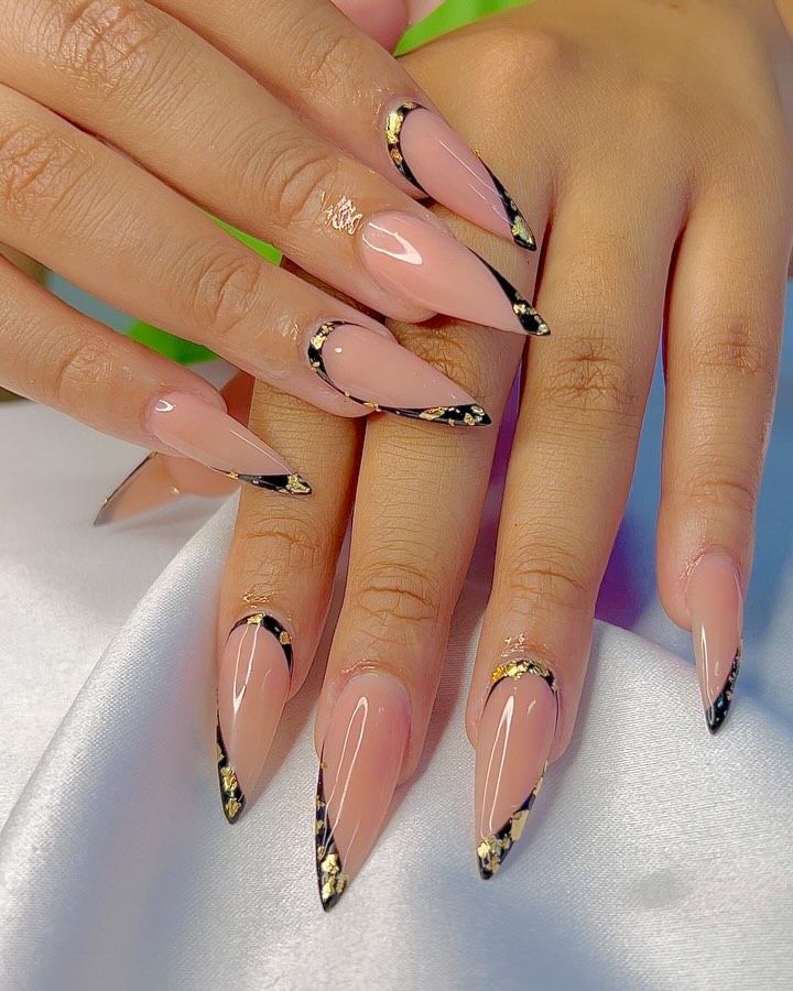 20 Latest Edgy Nail Designs With Drawings to Try In 2024! 38 Elegant Stiletto with Gold Foil Glam