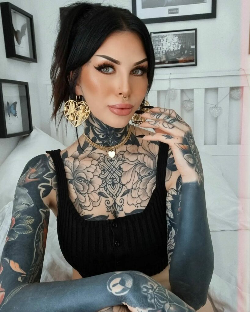 11+ Throat Female Neck Tattoo Ideas That Will Blow Your Mind! 10 Female Neck Tattoo